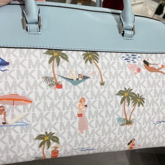 Michael Kors Girls Jet set travel med duffle bag crossbody - Picture 7 of 12